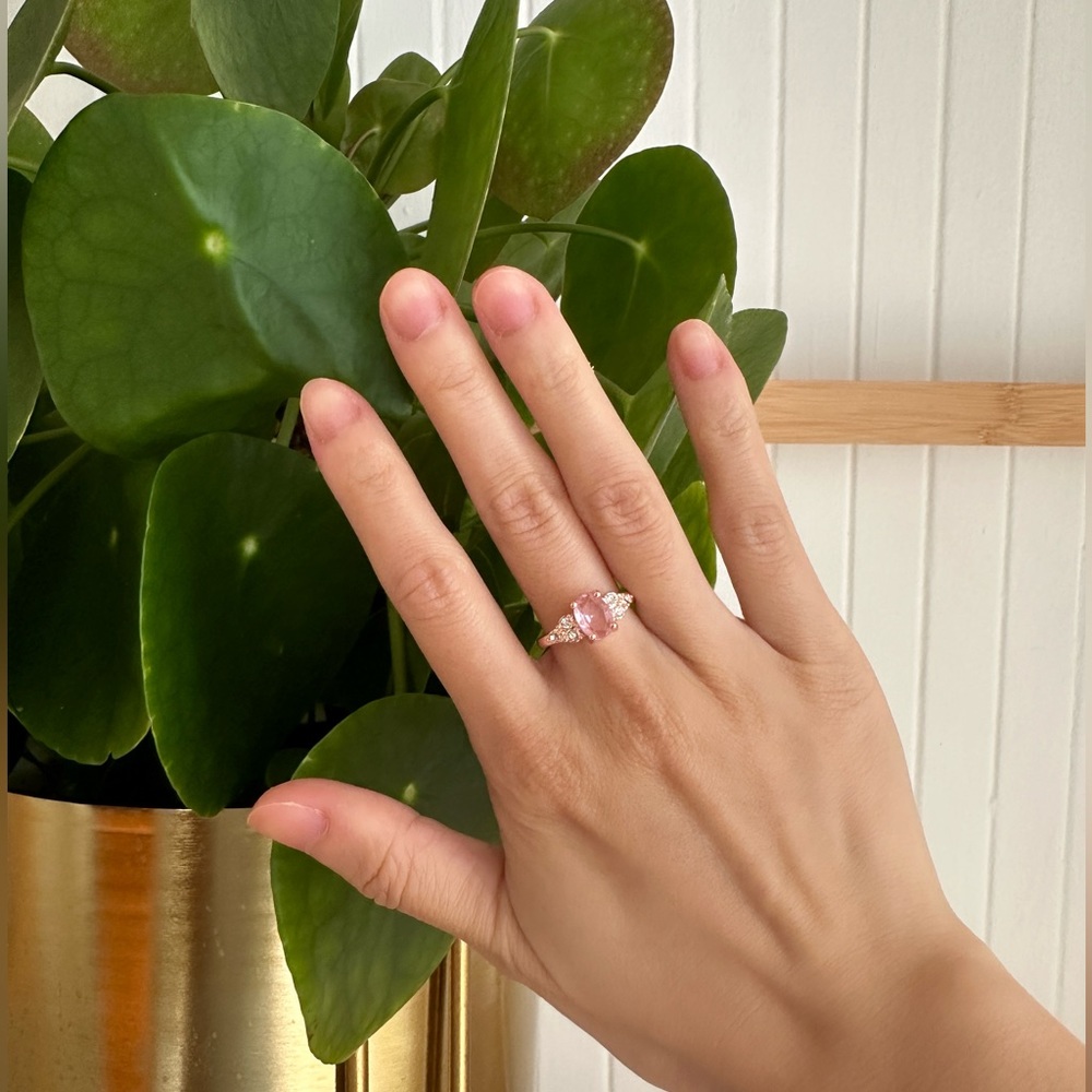 Elegant ring